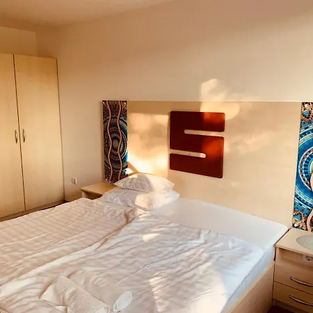 Sinus Apartman דירה *
